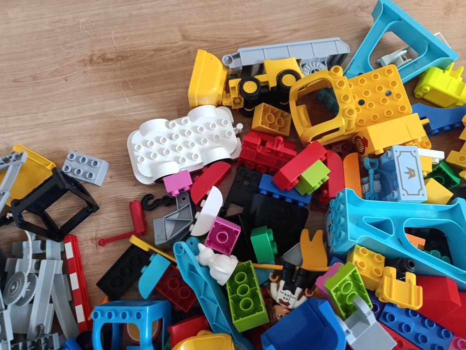 Rezerwacja Mnóstwo klocków LEGO Duplo pociągi, tory, figurki wielki zestaw