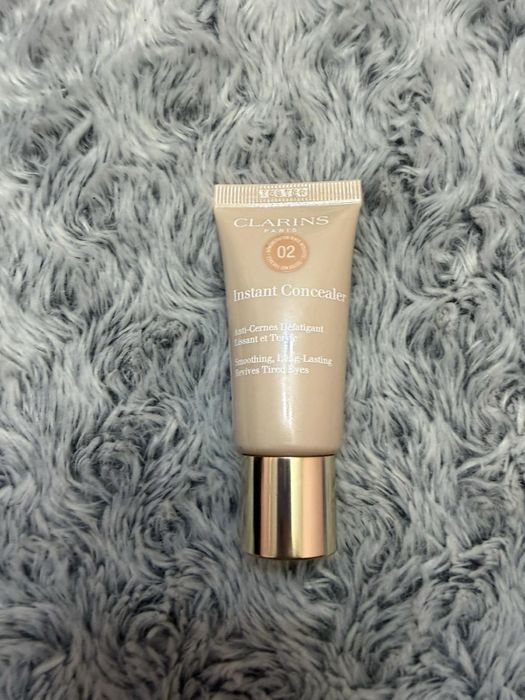 Clarins пудра, помада, консилер, тональний крем,  тіні для обличчя