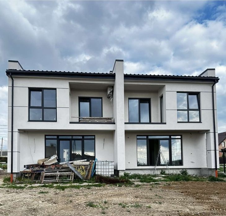 Продам житловий будинок (1/2 праву частину дуплексу) в с.Кам'янопілля (біля окружної дороги) біля Львову