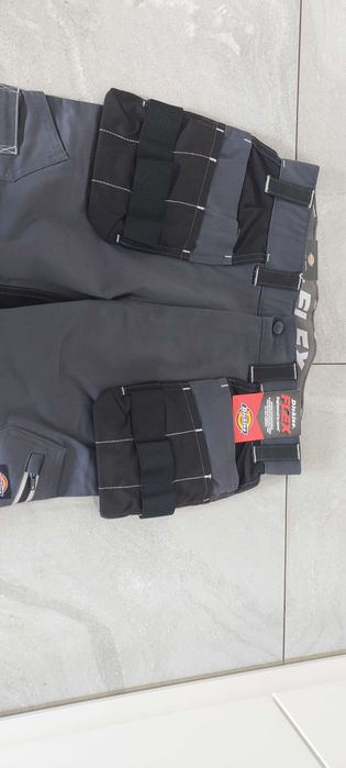 Spodnie robocze Dickies Universal Flex Slim Fit szare 30T
