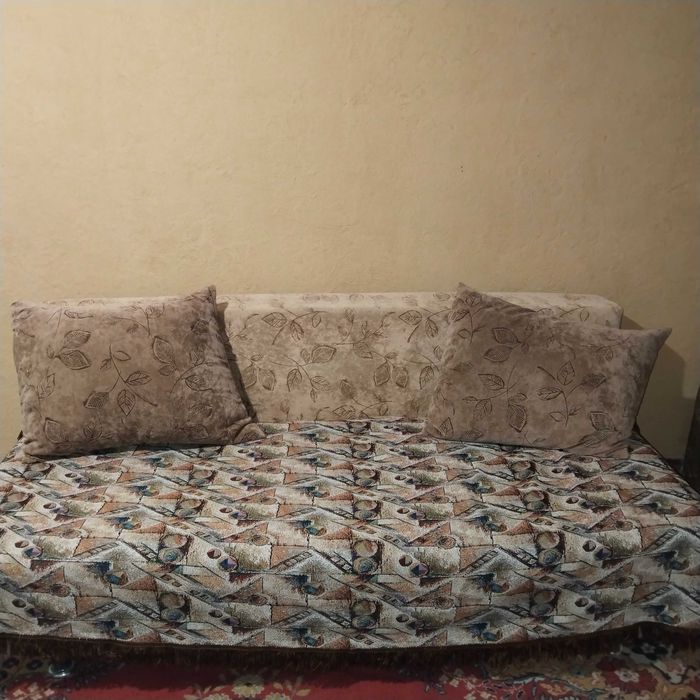 Сдаю 2-х кімнатну на Соцмісті на довготривалий  строк з технікою.