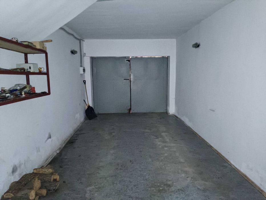 продаж будинку Українка