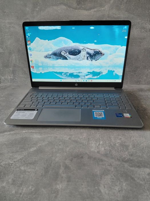HP 15-dy2152wn/ I5 - 1135G7/  DDR4 - 8 /SSD NVMe 512