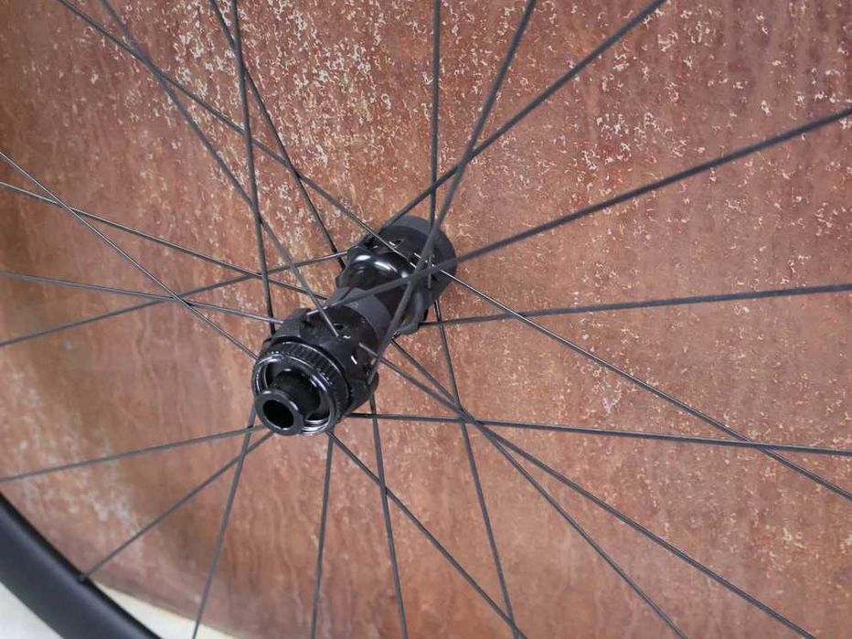 Rodas Carbono Bontrager Aeolus Pro 37