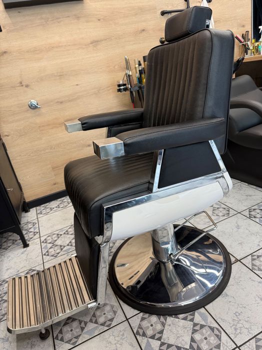 Fotel barberski AYALA LORD