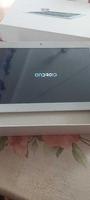 продам планшет самсунг-гелаксі 10''