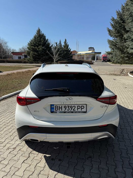 Продам Infiniti QX30