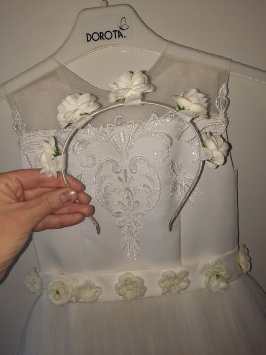 Elegancka sukienka r.116/122 ecru