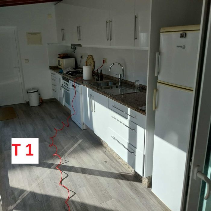 Aluguer Lazarim - Charneca de Caparica T1 e 2 T3 (condomínio)