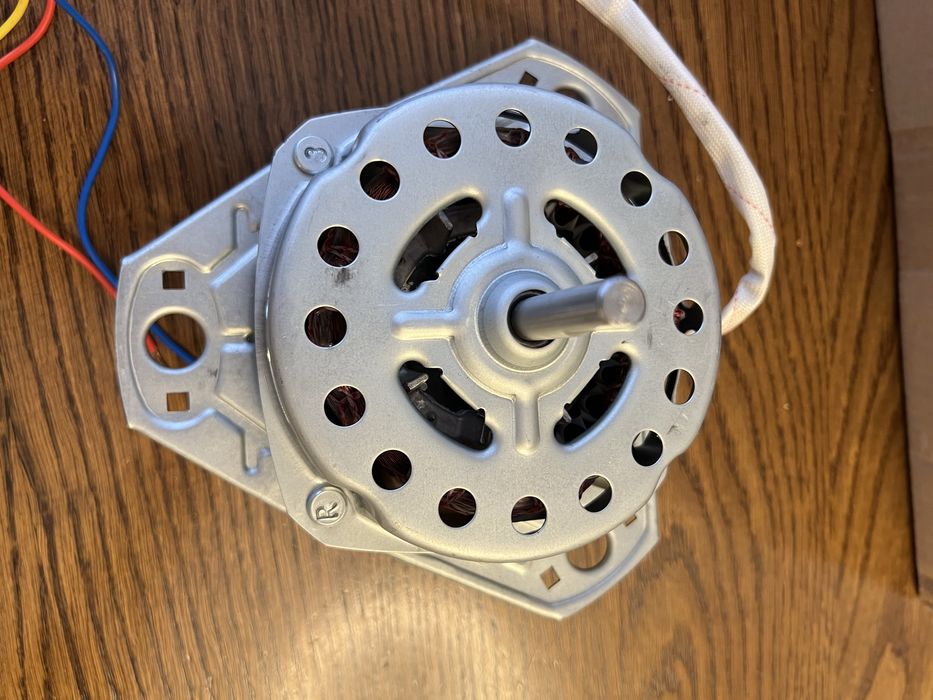 Двигун центрифуги до пральної машини