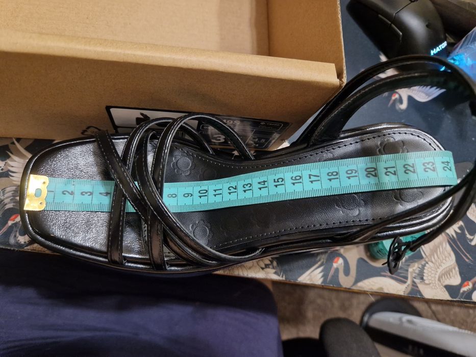 Босоніжки від CROPP