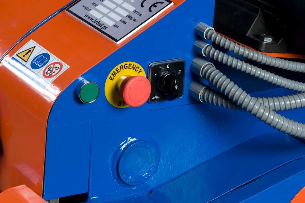 Máquina para corte de Aço C36 JR19