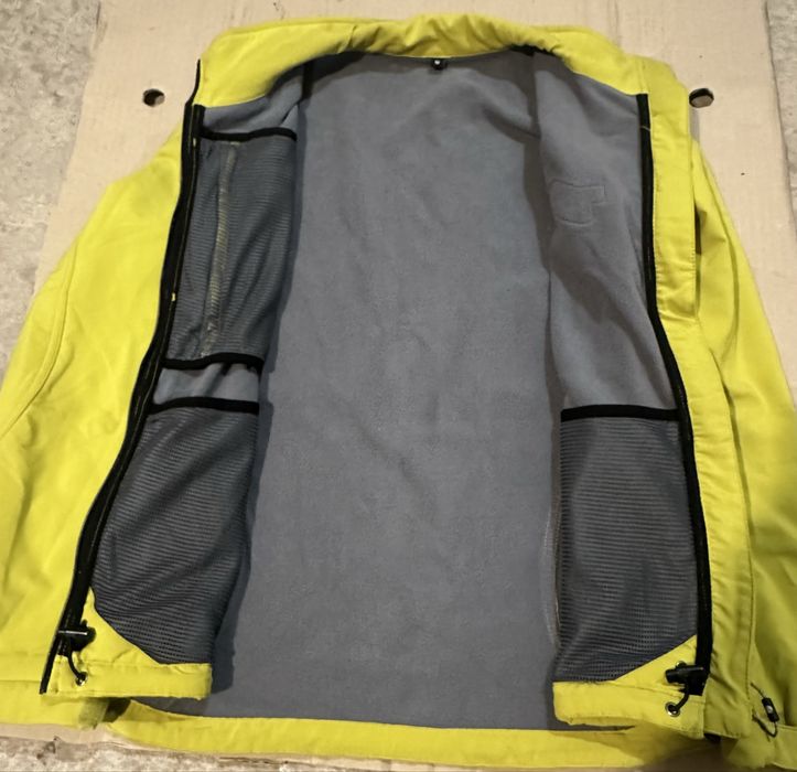 Продам жіночу куртку