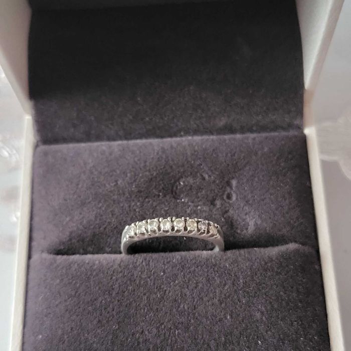 Продам изделие -  дорожку с циркониями