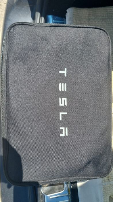 Gancho reboque Tesla