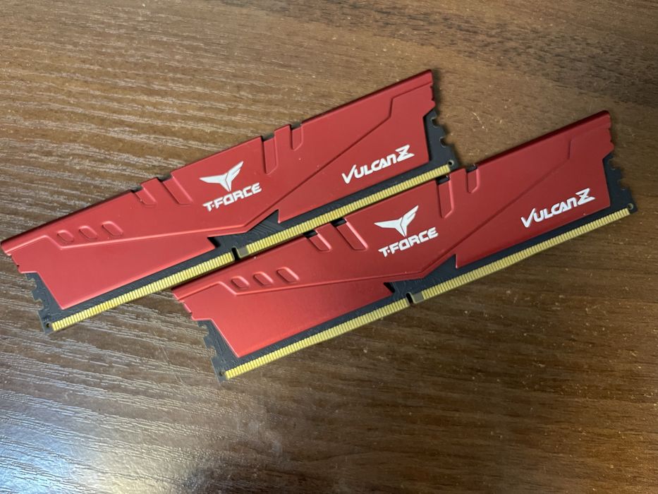 Оперативна пам'ять DDR4 16GB (2x8GB) 3200MHz Team T-Force Vulcan Z Red (CL16)