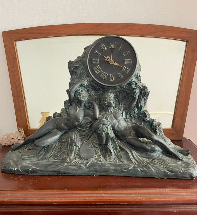 Estatueta Relógio