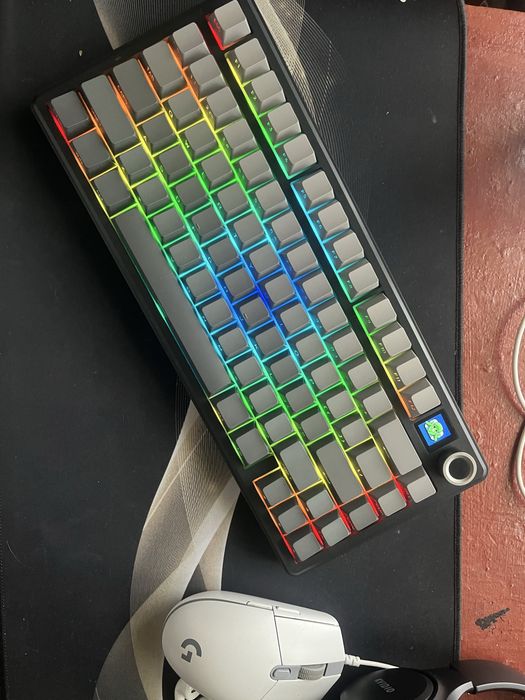 Новесенька механічна клавіатура Aula F75 MAX.