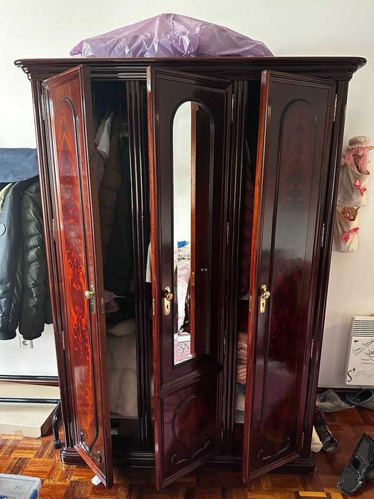 Conjunto de mobília de quarto em Mogno