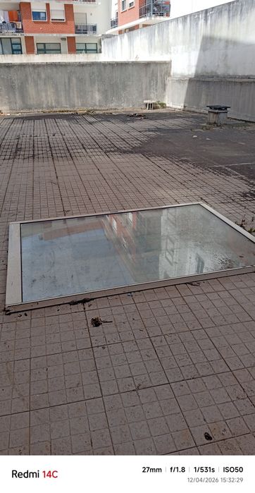 Tenho para doar portas em alumínio