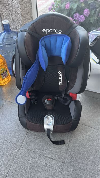 Дитяче автокрісло Sparco 9–36 кг у гарному стані