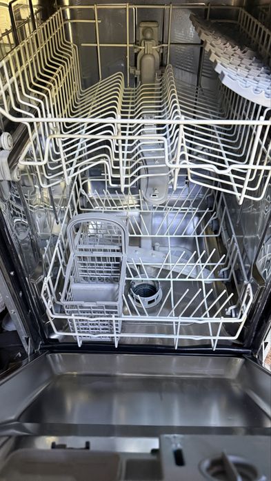 Посудомийка Hotpoint-Ariston LST 116