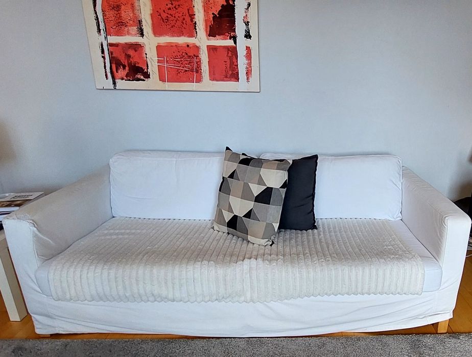 Sofás: 1 Sofá de 3 lugares e 2 Sofás de 1 lugar/poltrona