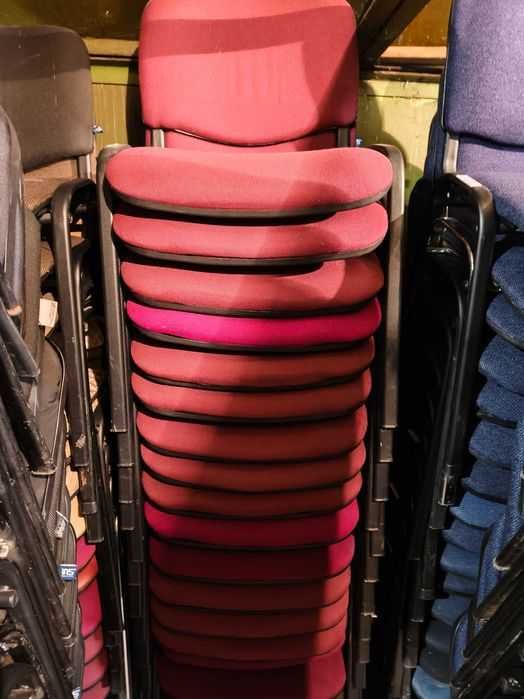 Тканевые стулья iso