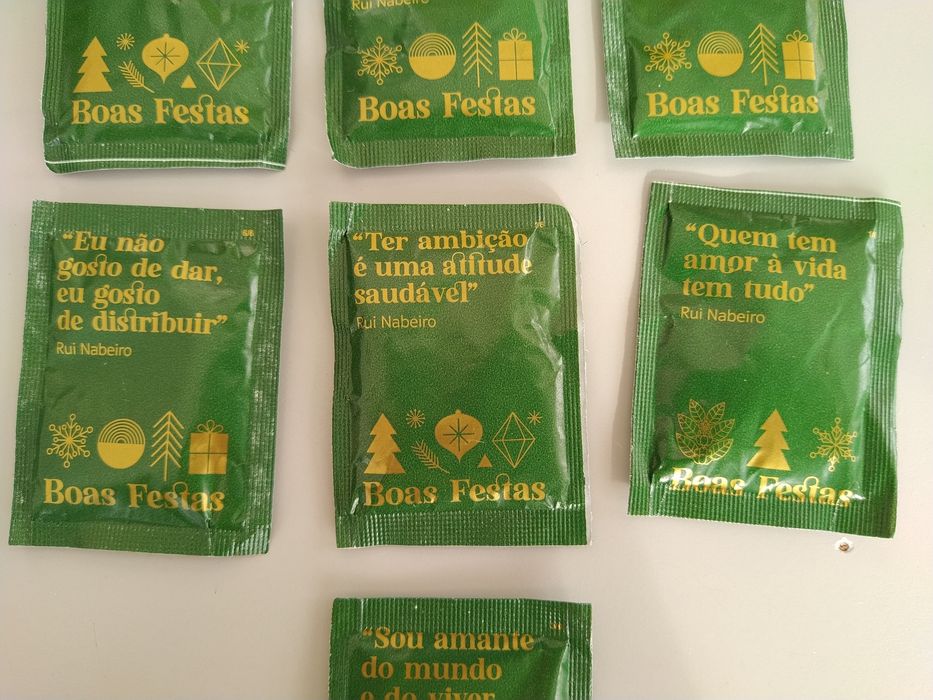 Pacotes de açúcar do café Camelo - Coleção de Natal