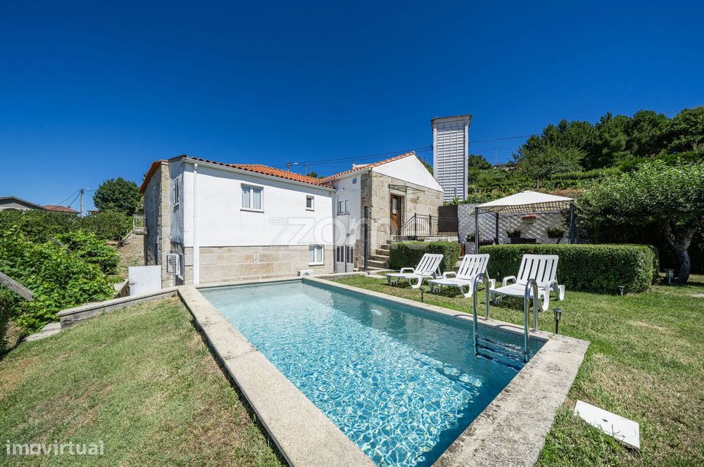 Moradia T3 Gaveto em Pomarelhos, Vila Real