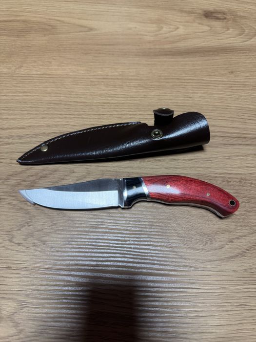 Nóż stal nierdzewna z etui