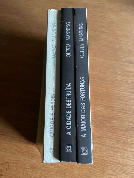 ACASOS DE GUERRA   Trilogia Balcânica  3 volumes    Olivia Manning