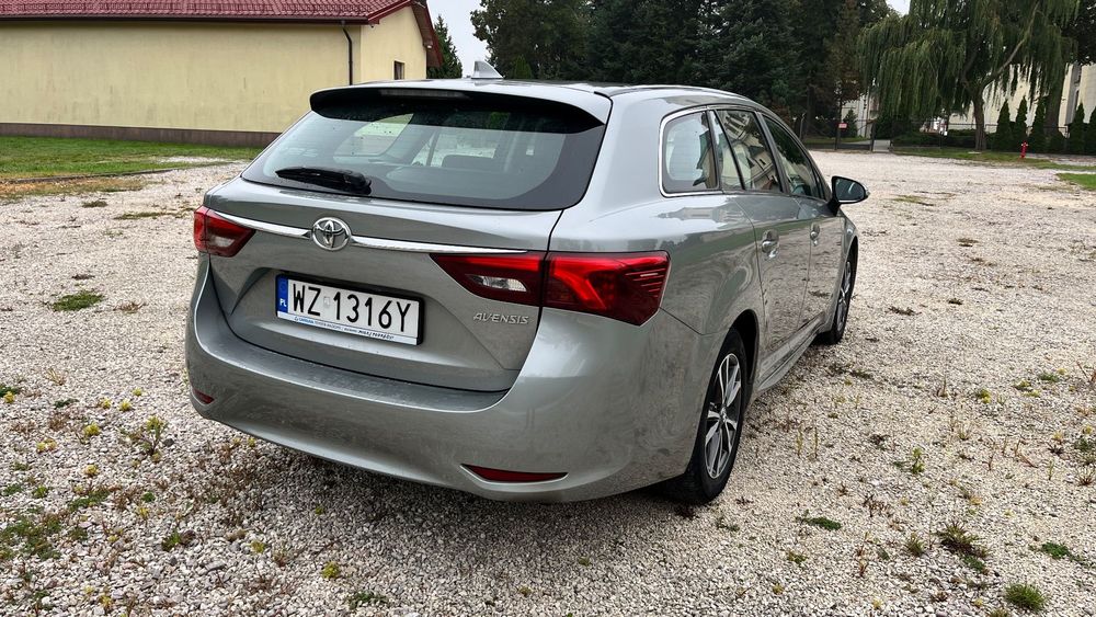 Toyota Avensis Toyota Avensis  2,0 benzyna Automat 2018r.  90 tys.km Salon Polska