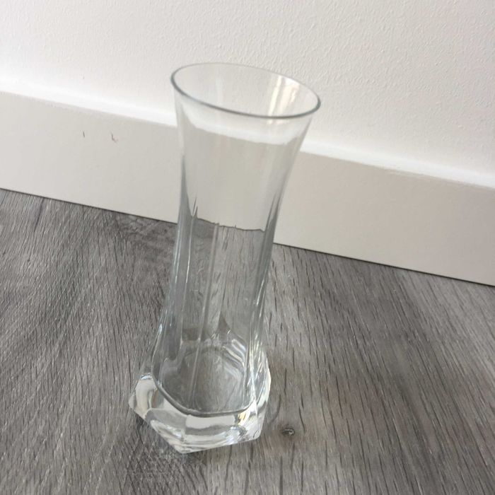 Small-sized glass vases442326323298969603