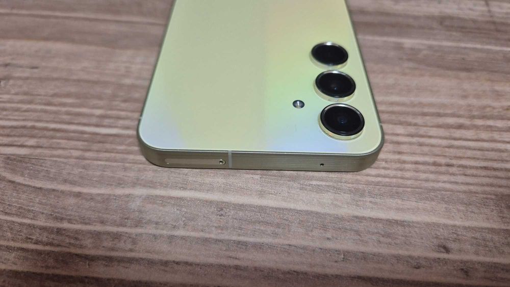 Смартфон Samsung Galaxy A55 8/128Gb Awesome Lemon