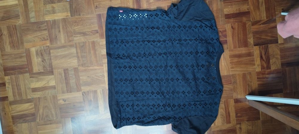 T-shirt Levi's bordado inglês