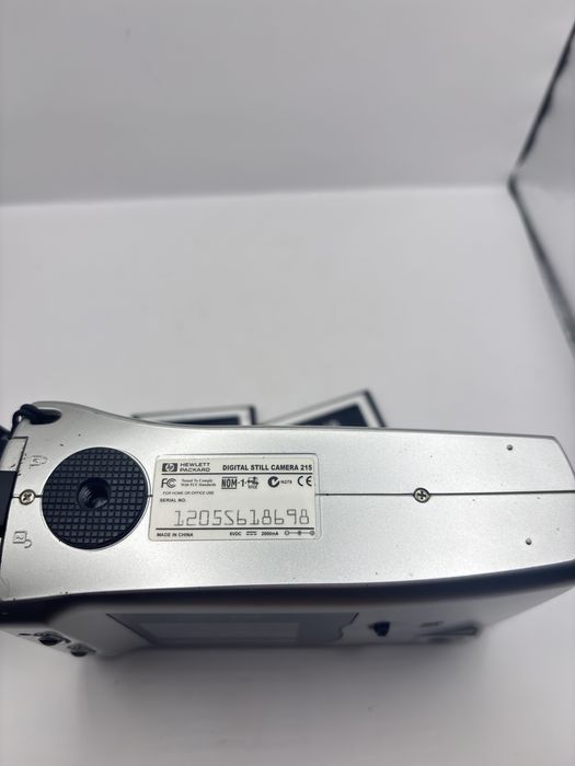 Фотоаппарат цифровий  Hewlett-Packard hp215