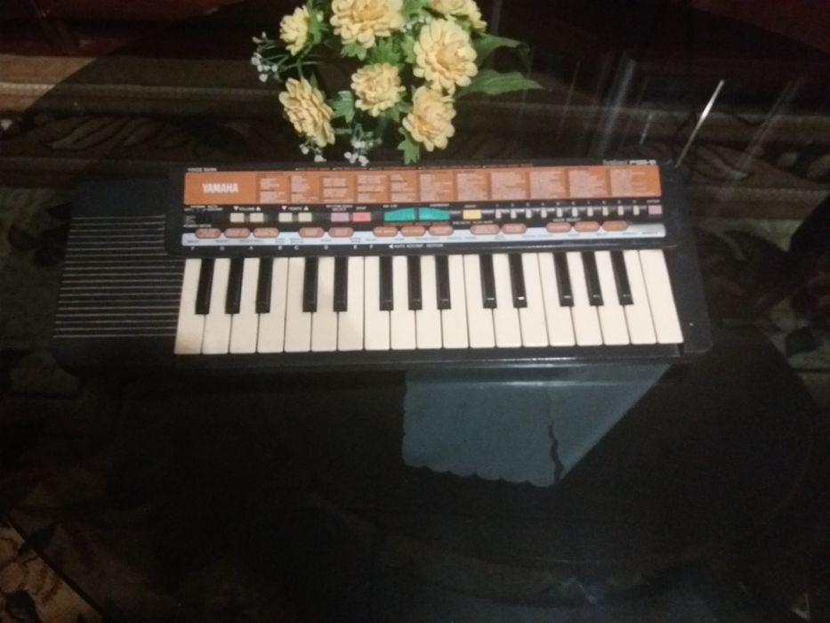 Продам синтезатор Ямаха Пс9