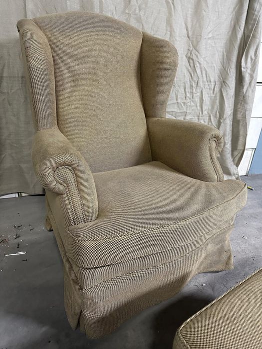 Poltrona Antiga , em otimo estado , como nova