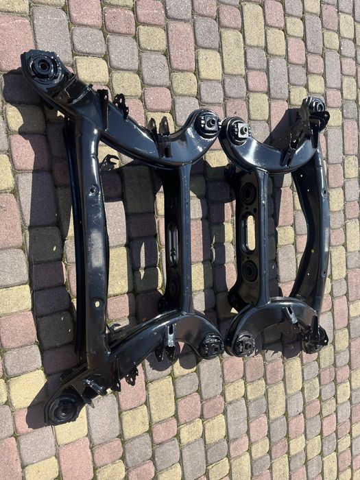 Підрамник(задня балка) mercedes w204,w212,w218