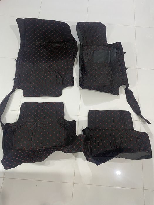 Nowy zestaw dywanikow do Audi (Anglik) A6L  2017-19 rok