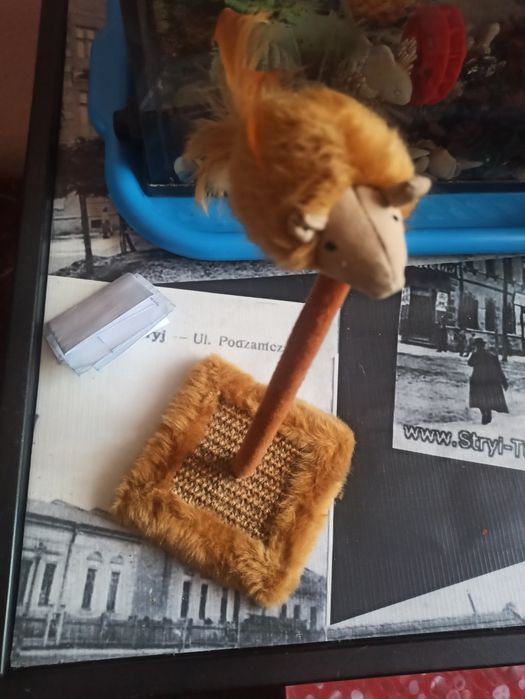 Іграшка для кошенят