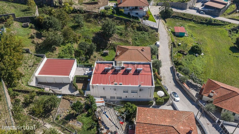 Apartamento T3 com garagem e jardim privativo