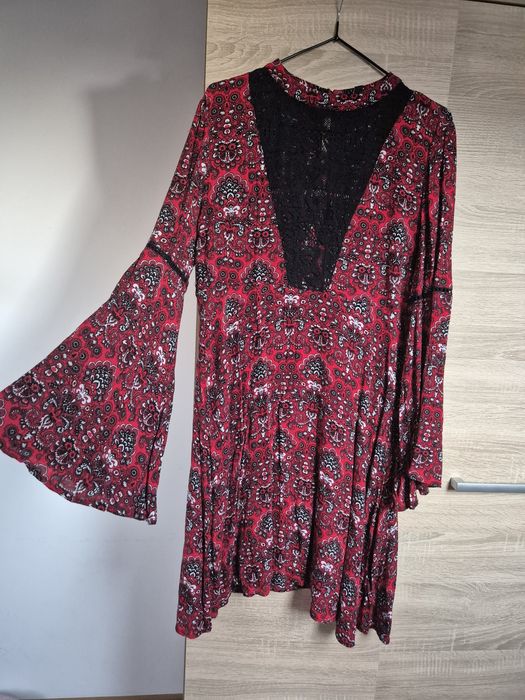 Sukienka Simply Be 42 czerwona boho koronka dekolt