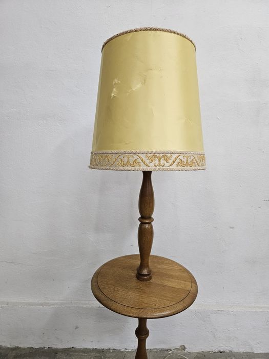 Drewniana lampa stojąca z Francji