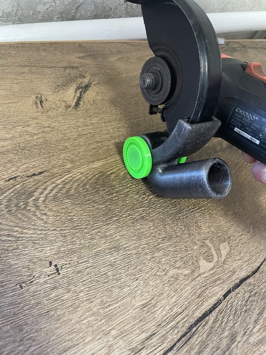 Пиловідведення (кожух) на болгарку