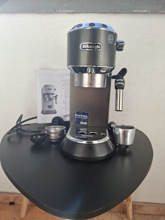 Ekspres do kawy kolbowy delonghi