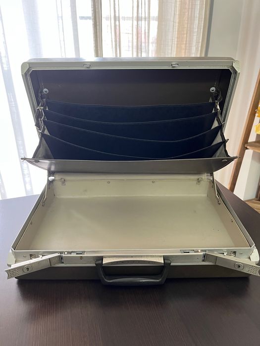 Pasta Samsonite antiga