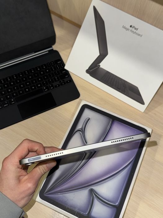 Keyboard + Apple iPad Air 6 11 2024 M2 128GB Space Gray/ Бат 97%