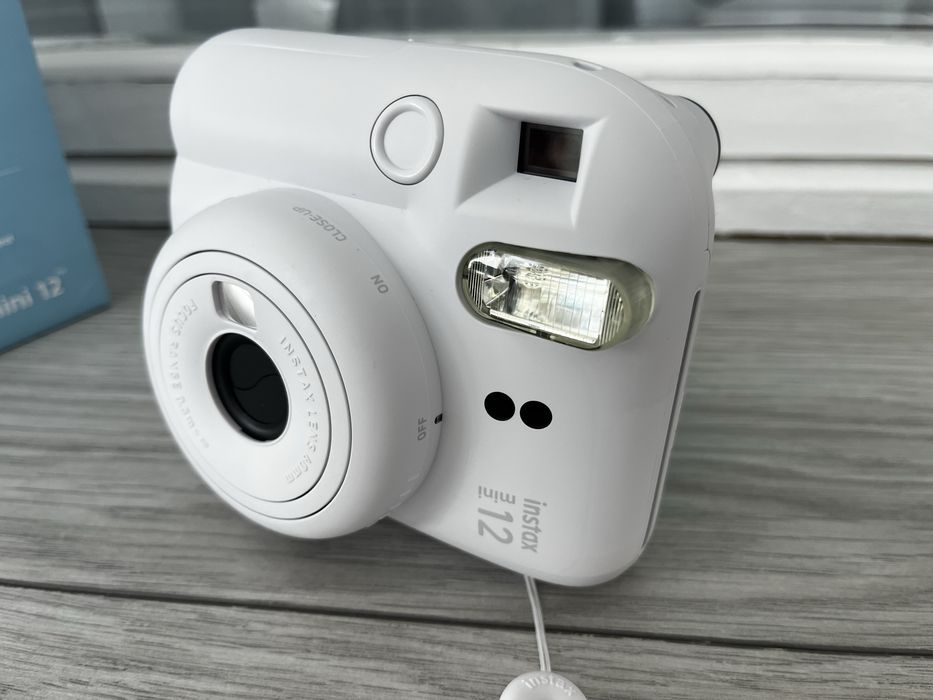 Фотоапарат миттєвого друку Fujifilm Instax 12